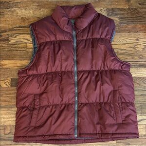 Old Navy Men's Maroon Quilted Vest